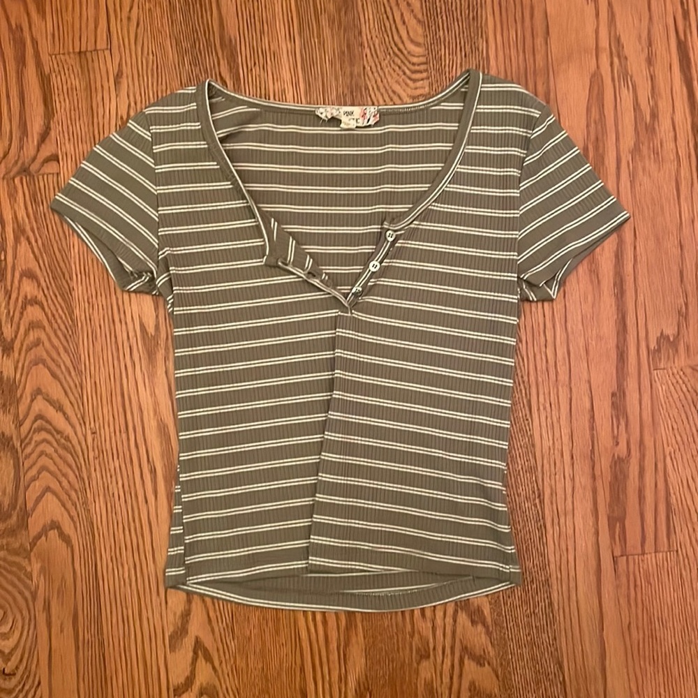 Pink Republic striped 3 button blouse